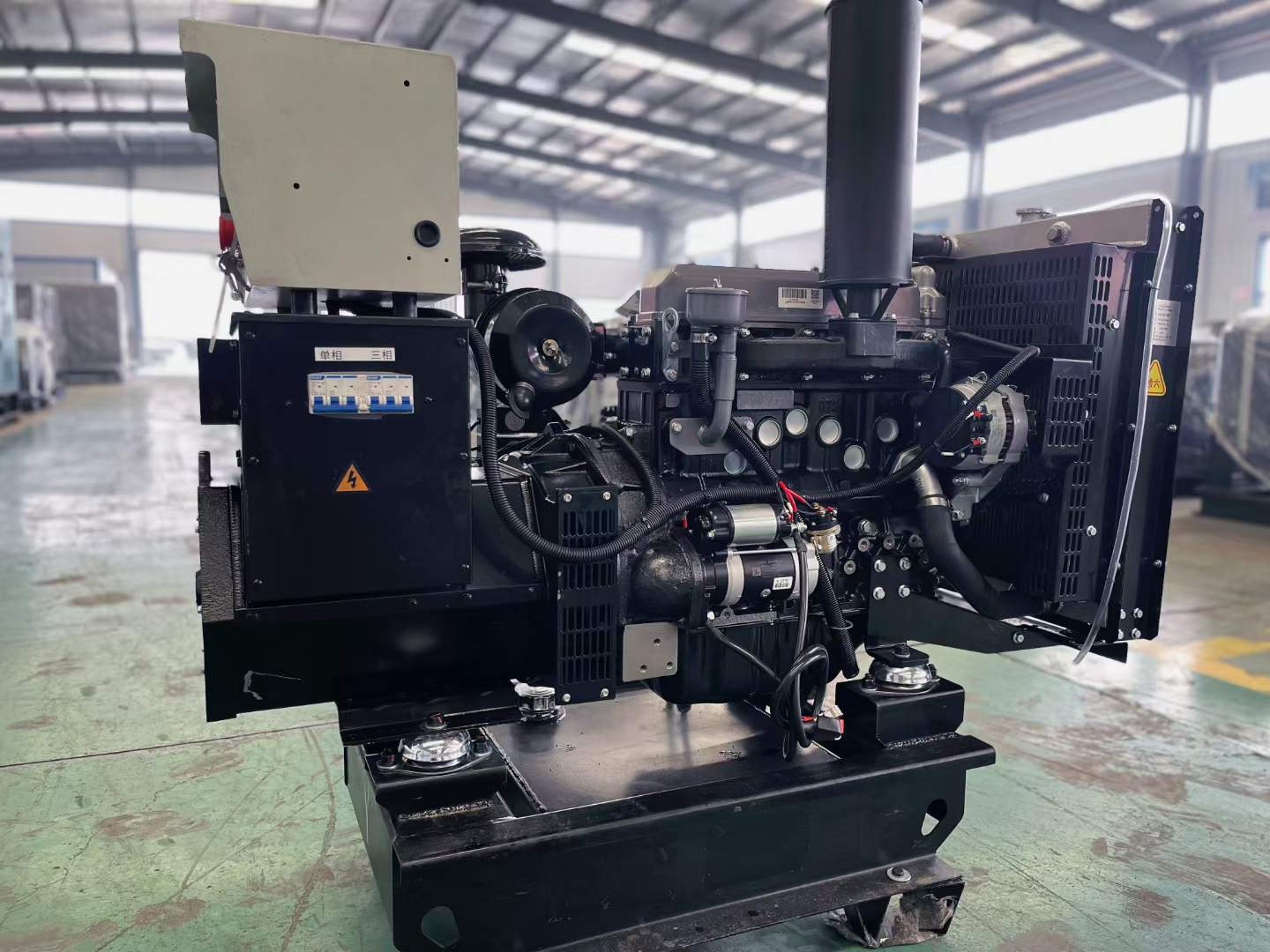 贵定如何降低电感性负载对发电机的影响？