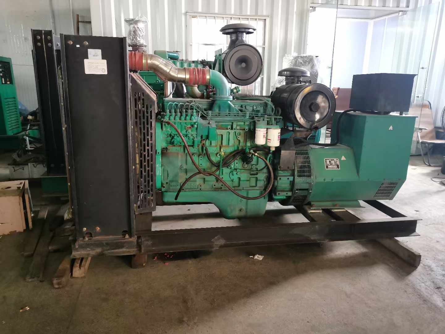 贵定发电机租赁如何确定电缆的承载电流是否在安全范围内？