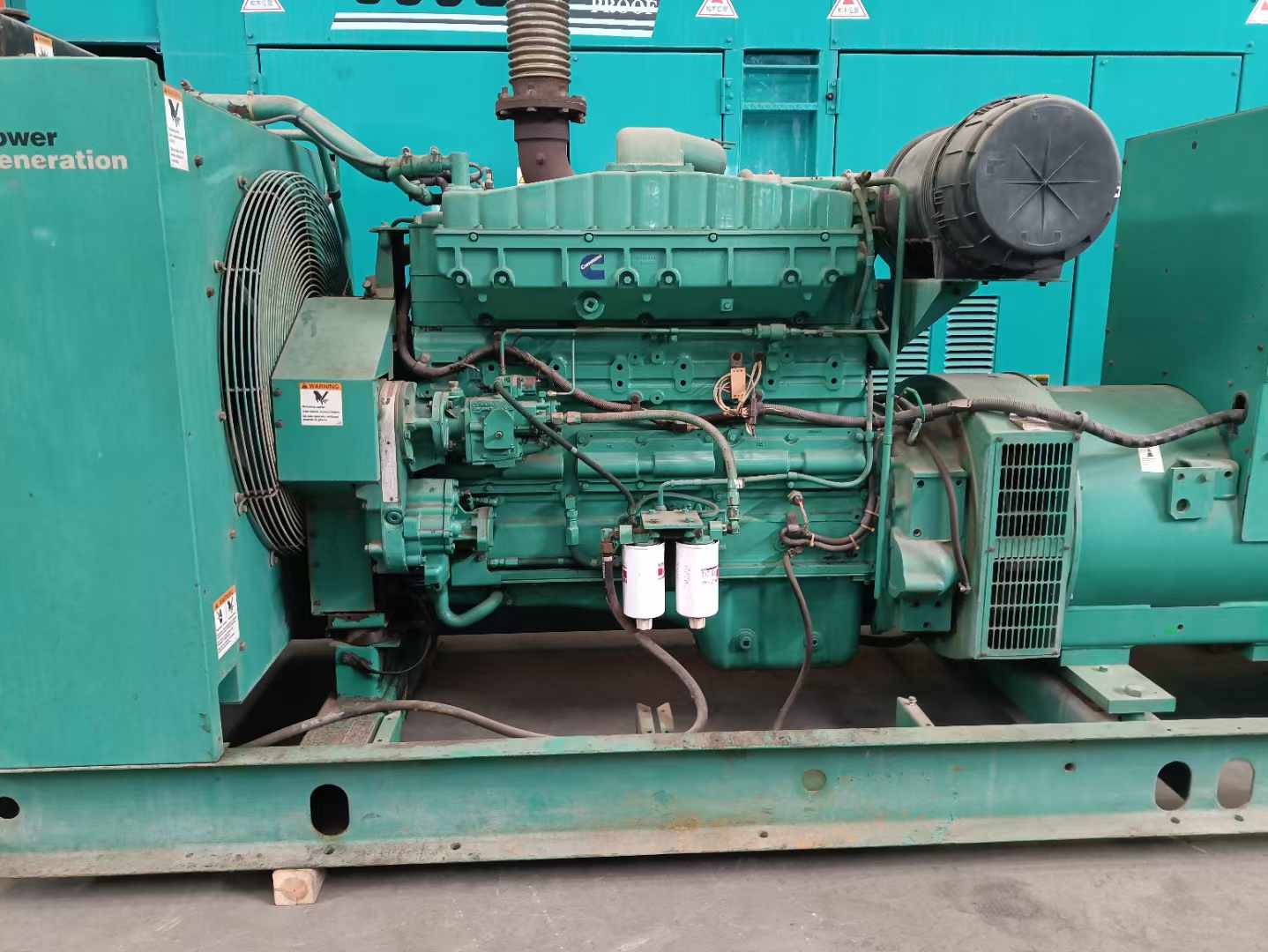 贵定过载会对 600kW 柴油发电机组造成哪些损害？