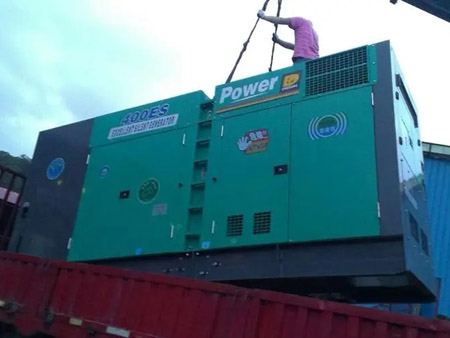 贵定柴油发电机组转速不稳定时，如何对发动机进行维护？