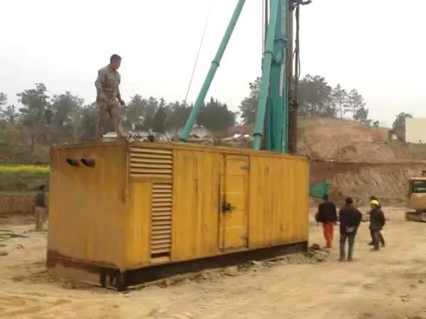 贵定如何判断水冷式机油散热器密封件是否需要更换？